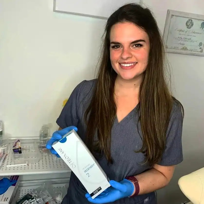 Kelly - Founder & Lead Aesthetic Practitioner at PurePlexion Aesthetics